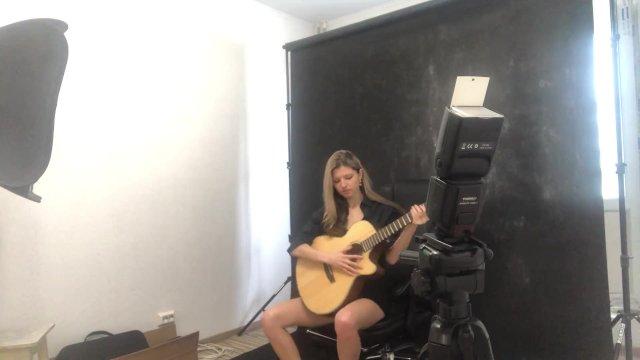 Backstage vid with Gina Gerson