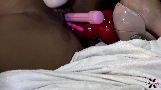 Busty Cougar Maxine X Fucks Her Cunt With FIVE Sex Toys!