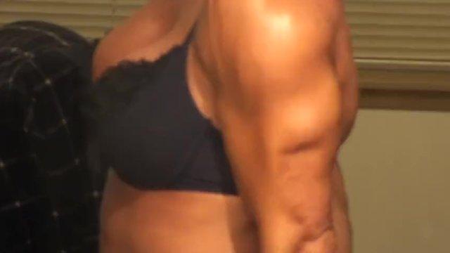 Female Bodybuilder Latia Flexes Huge Muscles @ clips4sale/studio/42900