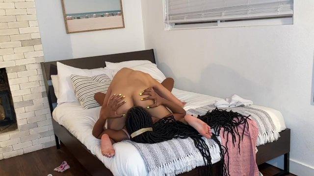 The roommate/bestie gets turned down by her date… so I massage her to make her feel better!